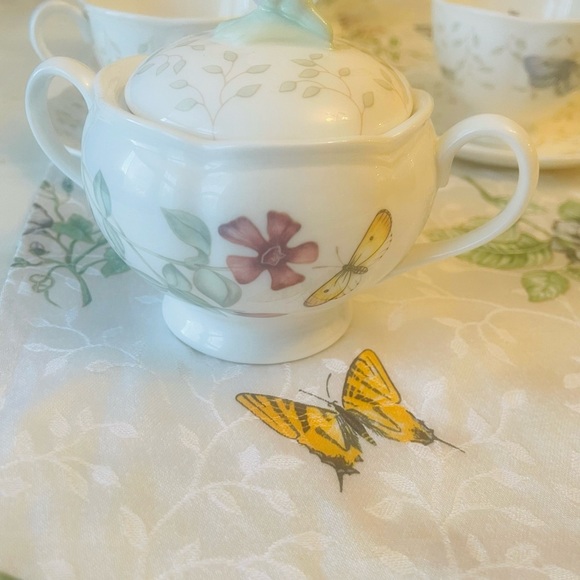 Lenox Butterfly Meadow Tea set of 6 pieces accepting offers - Picture 7 of 12